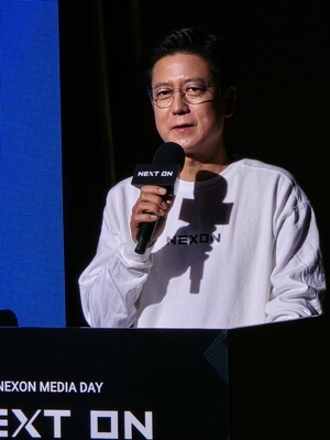 “快跑”30年的Nexon，在“乐趣和社会贡献”两个轴上一跃成为销售额达7万亿韩元的全球游戏公司 $(function(e) { // 图片映射 $('img[ usemap]').rwdImageMaps(); // 文章视图图像相关 //resizePhoto(); // 替换为 ImageViewer(lightbox) // 复制文章正文部分 版权声明 $('#article-view-content-div') .on('copy', function(e ){ var sel = window.getSelection(); var copyFooter = "来源：早安经济 (https://www.goodkyung.com)"; var copyHolder = $('' , {html: sel+copyFooter, id:' copy_text', css: {position: 'absolute', left: '-99999px'}}); $('body').append(copyHolder); '#copy_text').html(); ('#copy_text').html(str.replace(/(\r\n|\n|\r)/gm, "")); ) { copyHolder.remove() })); // 域名 var SITE_DOMAIN = 'https://www.goodkyung.com' ,CDN_DOMAIN = 'https://cdn.goodkyung.com' ,___currentTime = 1730333463; // 收藏脚本 function bookmark() { window.external.AddFavorite("https://www.goodkyung.com", "早安经济") } window.dataLayer = window.dataLayer || []；函数 gtag(){dataLayer.push(arguments);} gtag('js', new Date()); gtag('配置', 'UA-206587933-5');窗口.dataLayer = 窗口.dataLayer || []；函数 gtag(){dataLayer.push(arguments);} gtag('js', new Date()); gtag('配置', 'UA-198231526-1');窗口.dataLayer = 窗口.dataLayer || []；函数 gtag(){dataLayer.push(arguments);} gtag('js', new Date()); gtag('配置', 'G-NLN9TKHSCE');窗口.dataLayer = 窗口.dataLayer || []；函数 gtag(){dataLayer.push(arguments);} gtag('js', new Date()); gtag('配置', 'G-JK6RZBZ7XL');窗口.dataLayer = 窗口.dataLayer || []；函数 gtag(){dataLayer.push(arguments);} gtag('js', new Date()); gtag('配置', 'G-RMZS6Y2LMB');窗口.dataLayer = 窗口.dataLayer || []；函数 gtag(){dataLayer.push(arguments);} gtag('js', new Date()); gtag('配置', 'UA-154696478-1'); { "@context": "https://schema.org", "@type": "NewsArticle", "mainEntityOfPage" : { "@type": "网页", "@id": "https://www .goodkyung.com/news/articleView.html?idxno=249878" }, "headline": "‘快跑’30年的Nexon，一跃成为全球游戏公司，销售额两轴达7万亿韩元“乐趣和社会贡献”，“描述”：“正如我们迄今为止所做的那样，我们将默默地尽我们所能，同时为用户提供欢乐，并作为企业公民为社会做出贡献。” Nexon韩国代表30日在京畿道城南市举行的媒体发布会上宣布了这一消息，同时在“NEXT ON”日宣布了公司的未来愿景和发展战略。 30年来，牢牢保持着韩国第一游戏公司的地位，致力于游戏公司固有的“乐趣”和作为企业公民的责任“社会贡献”，牢固树立自己的企业地位。基于这两个轴引领未来30年的全球综合性游戏公司", "datePublished": "2024-10-30T20:18:42+09:00", " dateModified":"2024-10-30T20:19 :40+09:00", "作者":[ { "@type": "人物", "姓名": "记者金素拉" }], "image": { "@type": "ImageObject" ，“url”：“https://cdn.goodkyung.com/news/photo/202410/249878_217633_546.jpg”，“宽度”：“600”，“高度”：“800”}，“关键字”：“Nexon ", "publisher": { "@type": "组织", "name": "早安经济", "alternateName": "早安经济", "logo": { "@type ": "ImageObject", “网址”：“https://cdn.goodkyung.com/image/logo/toplogo_20240813093336.png”，“宽度”：“356”，“高度”：“80”} } }